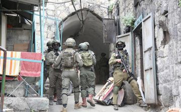 اعتداءات للمستوطنين واعتقالات إسرائيلية تطاول عددا من المناطق بالضفة