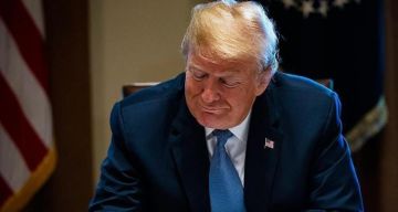 استطلاع: تأييد ترامب يتراجع إلى أدنى مستوى في ولايته الثانية