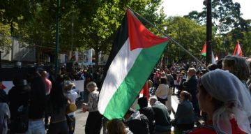 ملبورن.. الآلاف يتظاهرون نصرة للأسرى الفلسطينيين ورفضاً لجرائم الاحتلال