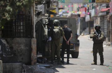 بينهم سيدة وأسرى محررون.. الاحتلال يشن حملة اعتقالات في الضفة