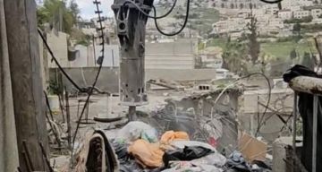 الاحتلال يُجبر مقدسيًا على هدم منزله في رأس العامود بسلوان