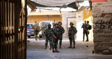 اعتداءات ومداهمات لقوات الاحتلال في القدس ومواجهات شرق نابلس