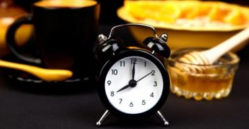 4 أطعمة مناسبة لتناولها ليلا بعد الساعة الثامنة