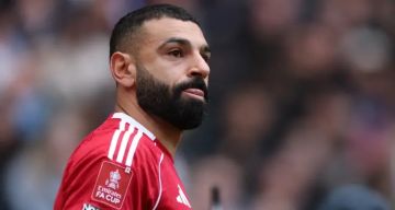  خنجر في ظهر سلوت .. كيف يصب صلاح الزيت على نيران ليفربول المشتعلة!