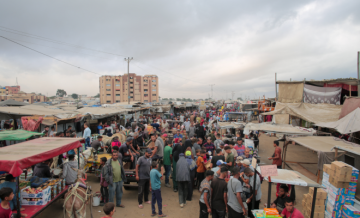 الإعلام الحكومي بغزة: إجراءات قانونية صارمة ضد محتكري السلع