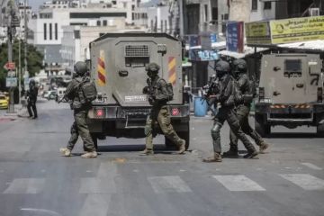 اقتحامات ومداهمات بالضفة والشبان يتصدون لهجوم استيطاني جنوب نابلس اقتحامات ومداهمات بالضفة والشبان يتصدون لهجوم استيطاني جنوب نابلس