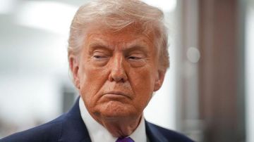 ترامب: أمرت قوات البحرية باعتراض كل سفينة دفعت رسوما لإيران