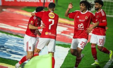 محدث: الأهلي يهزم سموحة 2-1 بهدف قاتل ويواصل مطاردة الزمالك