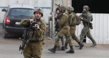 الاحتلال يعتقل مواطنًا من عناتا ويقتحم مخيم قلنديا شمال القدس