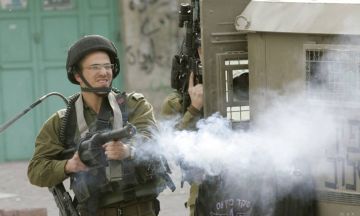 بينهم سيدة وأطفال.. اعتقالات بمداهمات للاحتلال في الضفة بينهم سيدة وأطفال.. اعتقالات بمداهمات للاحتلال في الضفة