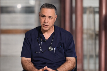 أمنستي تطالب بالإفراج الفوري عن الطبيب أبو صفية وتحذر من تدهور صحته