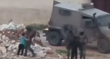 بالفيديو الاحتلال يقتحم قرية المغير وينكل بطفلين