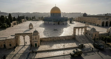 خاص أبو دياب لشهاب: صمت العالم يمنح الاحتلال ضوءا أخضر لتقسيم الأقصى وتهويده