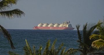 السعودية تضغط على واشنطن لرفع حصار الموانئ الإيرانية خشية اتساع رقعة التهديدات البحرية