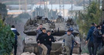 تصعيد ميداني في الضفة الغربية.. اقتحامات واعتداءات متزامنة تسفر عن إصابات وتدمير أراض زراعية