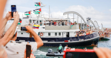 أسطول الصمود العالمي يصل صقلية ضمن مهمة لكسر حصار غزة