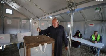 بالصور صناديق الاقتراع تتحدى الحرب.. انتخابات الهيئات المحلية تمضي في دير البلح والضفة رغم العدوان