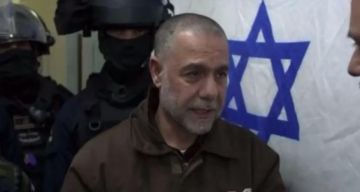 بعد عام على اعتقاله.. عائلة الطبيب أبو صفية تحذر من تمديد احتجازه غير القانوني