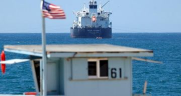 ترامب يتجه لتشديد الحصار البحري على إيران وسط مقترحات طهران لإنهاء الحرب