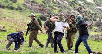 إصابة شاب في هجوم للمستوطنين جنوب نابلس