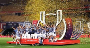 ريال سوسيداد يتوج بكأس ملك إسبانيا بعد الفوز على أتلتيكو مدريد بركلات الترجيح