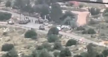 اقتحام دورا وفرض منع تجوال.. الاحتلال يعتدي على الأهالي ويطرد طواقم طبية