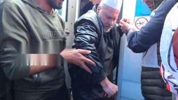 بالفيديو والصور بالأسماء... الاحتلال يفرج عن 15 أسيرا من قطاع غزة