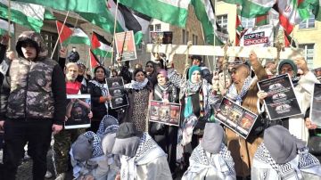 برلين: وقفة احتجاجية تندد بقانون إعدام الأسرى وتطالب بتحرك دولي برلين: وقفة احتجاجية تندد بقانون إعدام الأسرى وتطالب بتحرك دولي