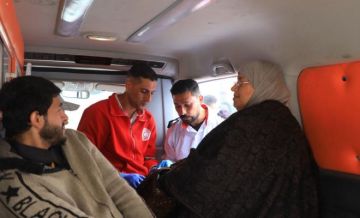 إجلاء 98 مريضا ومرافقا لتلقي العلاج خارج قطاع غزة