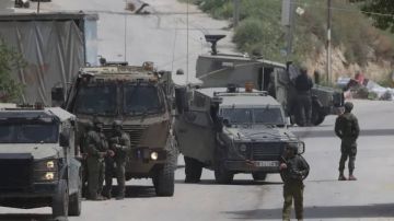 الاحتلال يغلق مداخل رام الله ويشن حملة اقتحامات واعتقالات بالضفة
