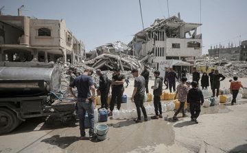 يونيسيف تعلق توزيع المياه شرق غزة بعد استشهاد موظفين بنيران الاحتلال