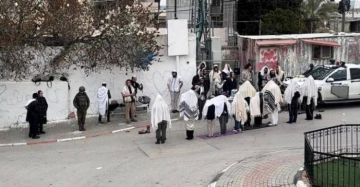مستوطنون ينصبون كرفانات جنوب نابلس مستوطنون ينصبون كرفانات جنوب نابلس