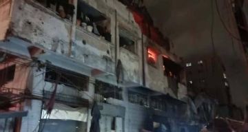 محدث بالفيديو والصور  7 شهداء بينهم طفلان وسيدتان وإصابات في قصف الاحتلال منزلا بمدينة غزة