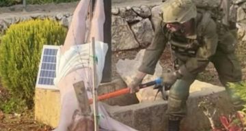 صورة جنود الاحتلال يعبثون بـتمثال للعذراء جنوب لبنان صورة جنود الاحتلال يعبثون بـتمثال للعذراء جنوب لبنان