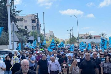 جديدة المكر: المئات يحتجون ضد العنف والجريمة بالداخل جديدة المكر: المئات يحتجون ضد العنف والجريمة بالداخل