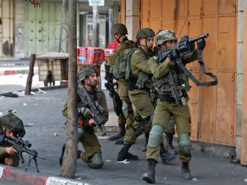 شهيد في القدس ومصاب برصاص الاحتلال الإسرائيلي شهيد في القدس ومصاب برصاص الاحتلال الإسرائيلي