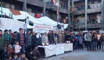 بطولة لكرة الطائرة قرب الخط الأصفر في جباليا بطولة لكرة الطائرة قرب الخط الأصفر في جباليا