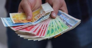 سلطة النقد تصدر تعميما مهما بشأن رواتب الموظفين سلطة النقد تصدر تعميما مهما بشأن رواتب الموظفين