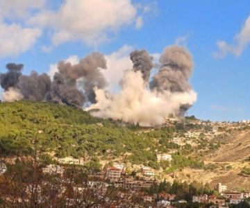 جيش الاحتلال يعلن البدء بشن غارات على بنى تحتية تابعة لحزب الله جيش الاحتلال يعلن البدء بشن غارات على بنى تحتية تابعة لحزب الله