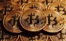 بيتكوين تستقر وسط توترات إيران وترقب تنظيم العملات المشفرة الأمريكية