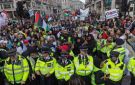 يهودي يتظاهر من أجل فلسطين: لا تحظروا الاحتجاجات باسمي