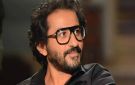 أحمد حلمي يؤم المصلين في جنازة والدته بصوت غلبته الدموع - ps