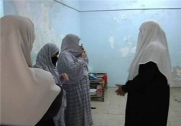 في غزة: عميلات يطرقن أبواب المقاومين بحجة الزيارة والتضامن
