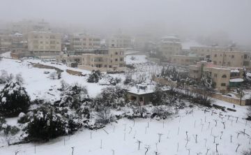 الطقس: أجواء شديدة البرودة وأمطار غزيرة على معظم المناطق الطقس: أجواء شديدة البرودة وأمطار غزيرة على معظم المناطق