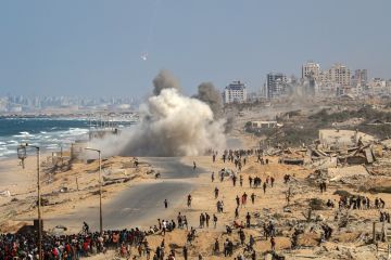 مصادر طبية: 6 شهداء وأكثر من 15 جريحا في قصف إسرائيلي استهدف خيمة للنازحين غرب مدينة غزة مصادر طبية: 6 شهداء وأكثر من 15 جريحا في قصف إسرائيلي استهدف خيمة للنازحين غرب مدينة غزة