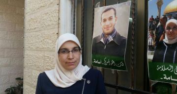 الأسيرة لمى خاطر تروي تفاصيل مرعبة عن قمع وسحل وتعذيب الأسيرات
