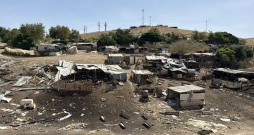 الجدار والاستيطان: سحب صلاحيات بلدية الخليل يكرس السيطرة الاستعمارية الجدار والاستيطان: سحب صلاحيات بلدية الخليل يكرس السيطرة الاستعمارية