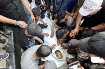 9 شهداء ومصابون بقصف وإطلاق نار إسرائيلي على غزة 9 شهداء ومصابون بقصف وإطلاق نار إسرائيلي على غزة