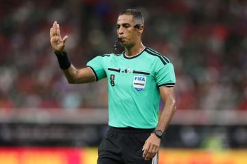 أمين عمر ينجح في أول اختبار تحكيمي للعرب بمونديال 2026 أمين عمر ينجح في أول اختبار تحكيمي للعرب بمونديال 2026