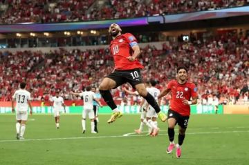 مصر تقهر نيوزيلندا بثلاثية وتحقق فوزها المونديالي الأول عبر التاريخ مصر تقهر نيوزيلندا بثلاثية وتحقق فوزها المونديالي الأول عبر التاريخ